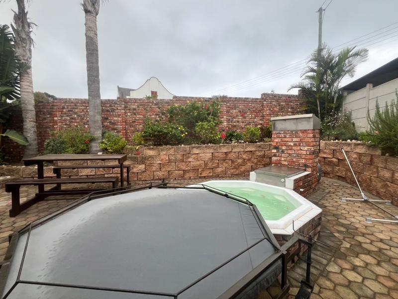 4 Bedroom Property for Sale in Fraaiuitsig Western Cape